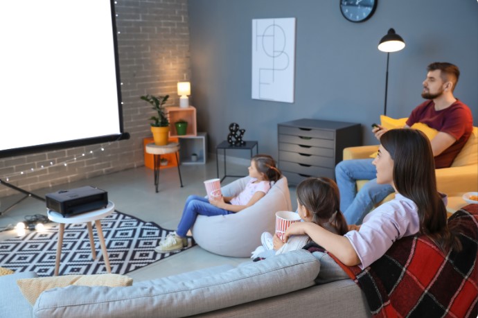 как смотреть фильмы с телевизора